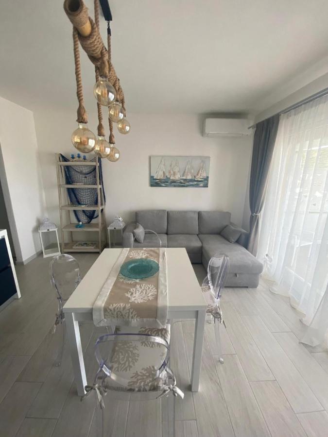 Aqua Life Luxury Apartment
